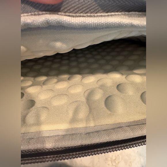 Gray and Cream Textured Laptop Sleeve - Picture 3 of 10